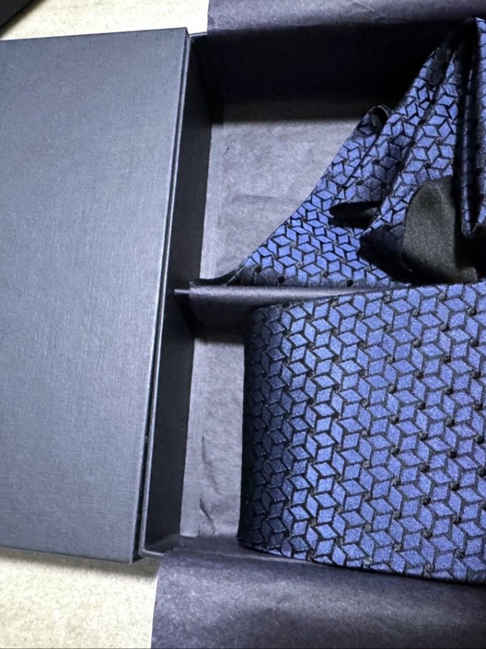 Harry Winston Silk Tie & Pocket Square Gift Set Navy